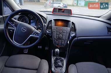 Хэтчбек Opel Astra 2010 в 