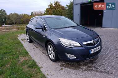 Хэтчбек Opel Astra 2010 в 