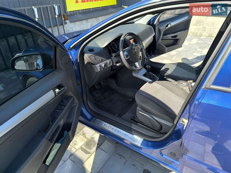 Универсал Opel Astra 2009 в Шепетовке