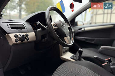 Универсал Opel Astra 2008 в 