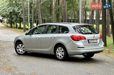 Универсал Opel Astra 2012 в 