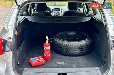 Универсал Opel Astra 2012 в 