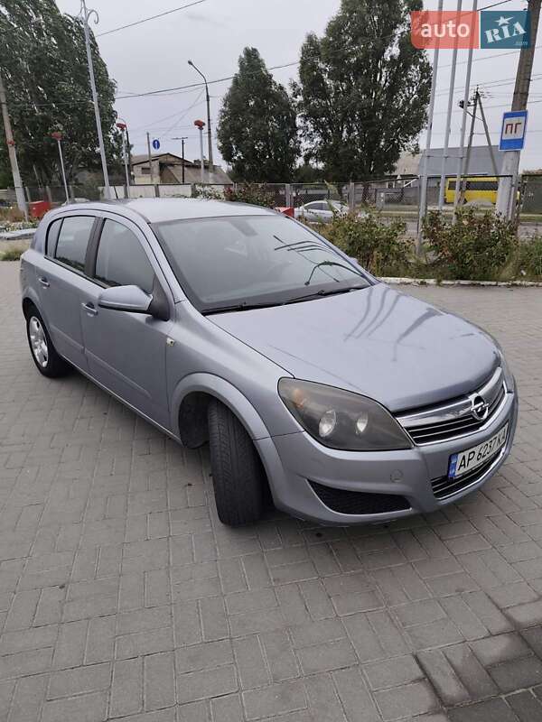Хэтчбек Opel Astra 2008 в Запорожье