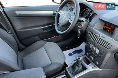 Универсал Opel Astra 2005 в 