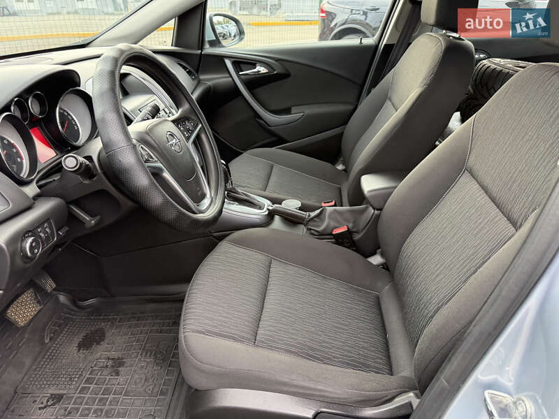 Седан Opel Astra 2017 в Киеве