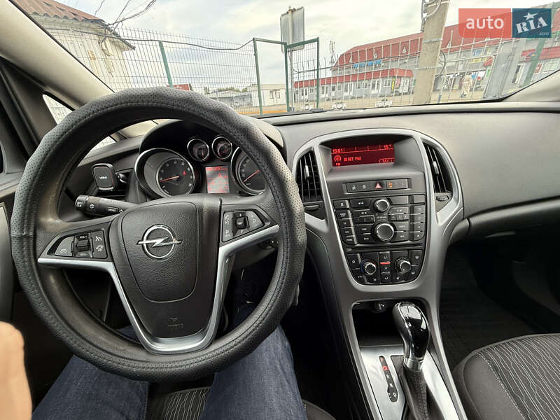 Седан Opel Astra 2017 в Киеве
