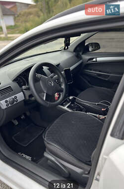 Универсал Opel Astra 2005 в 