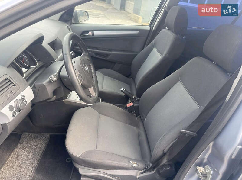 Универсал Opel Astra 2006 в Луцке