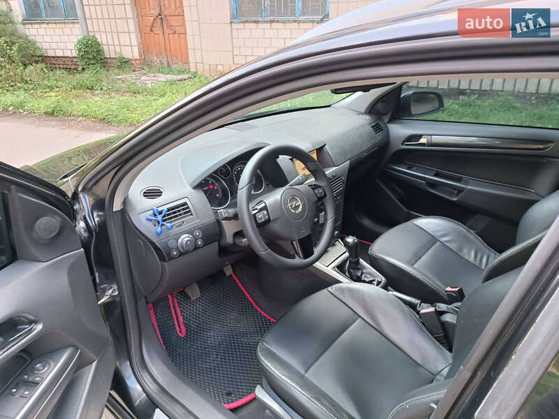Универсал Opel Astra 2005 в Ямполе