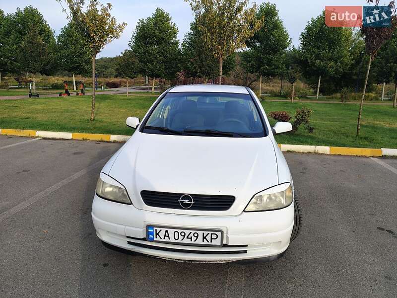 Седан Opel Astra 2001 в Киеве