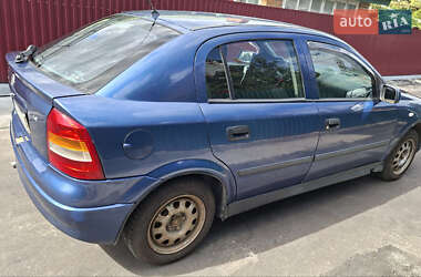 Хэтчбек Opel Astra 2006 в 