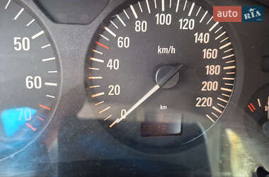Хэтчбек Opel Astra 2006 в 