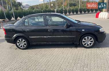 Седан Opel Astra 2008 в  фото 3 Седан Opel Astra 2008 в