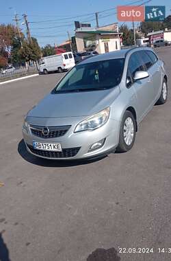 Универсал Opel Astra 2011 в 