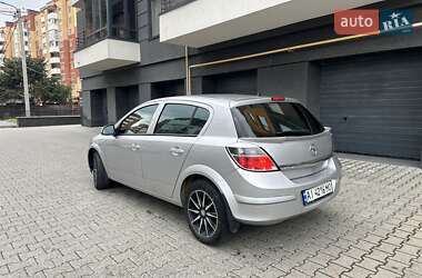 Хэтчбек Opel Astra 2012 в 