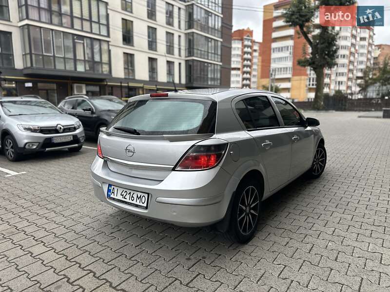 Хэтчбек Opel Astra 2012 в Тернополе