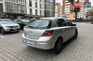 Хэтчбек Opel Astra 2012 в 