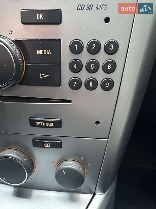 Хэтчбек Opel Astra 2012 в Тернополе