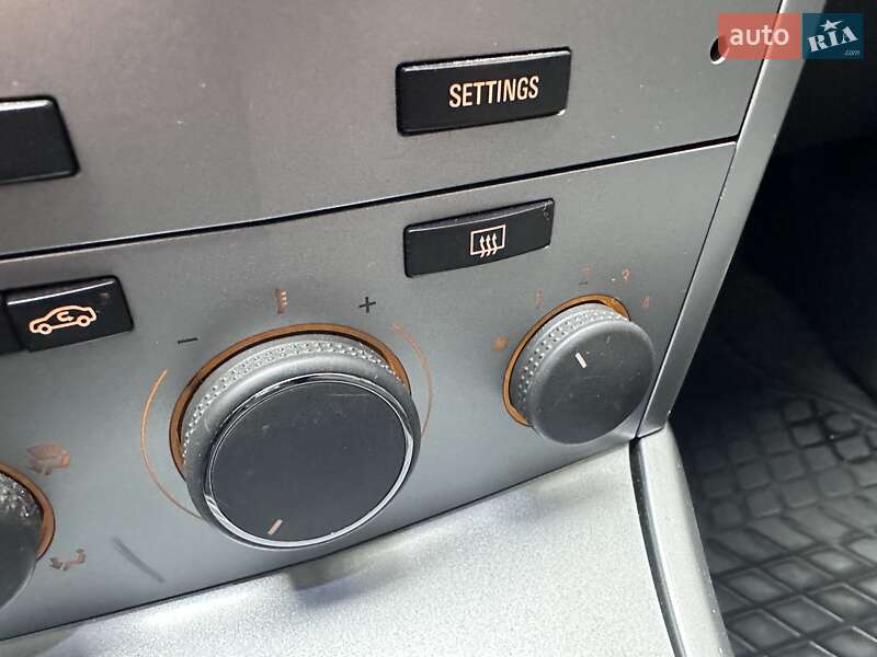 Хэтчбек Opel Astra 2012 в Тернополе