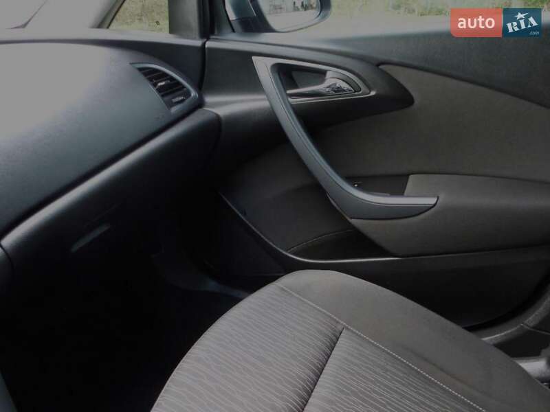 Универсал Opel Astra 2013 в Делятине