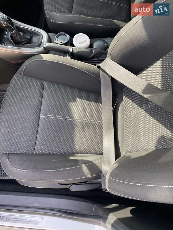 Хэтчбек Opel Astra 2010 в Мостиске