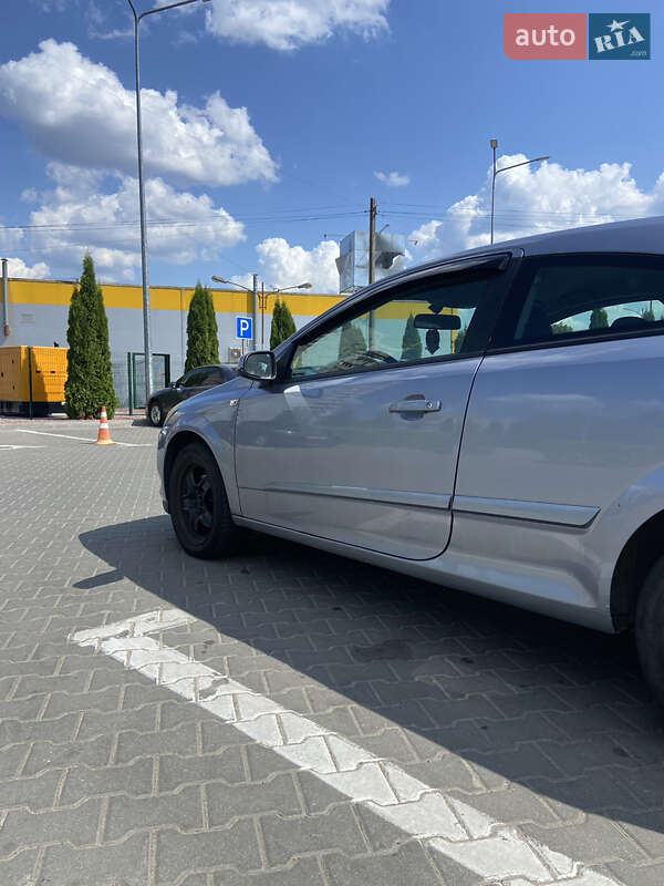 Купе Opel Astra 2007 в Днепре