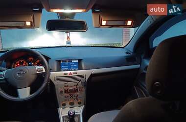 Универсал Opel Astra 2009 в 