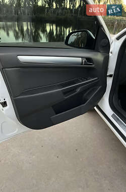 Универсал Opel Astra 2010 в 