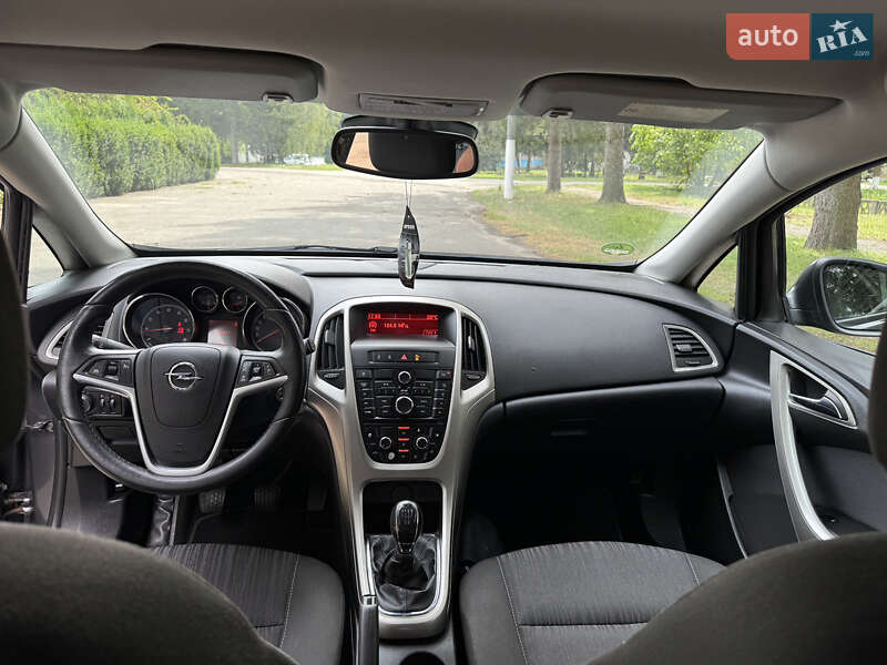 Хэтчбек Opel Astra 2010 в Умани