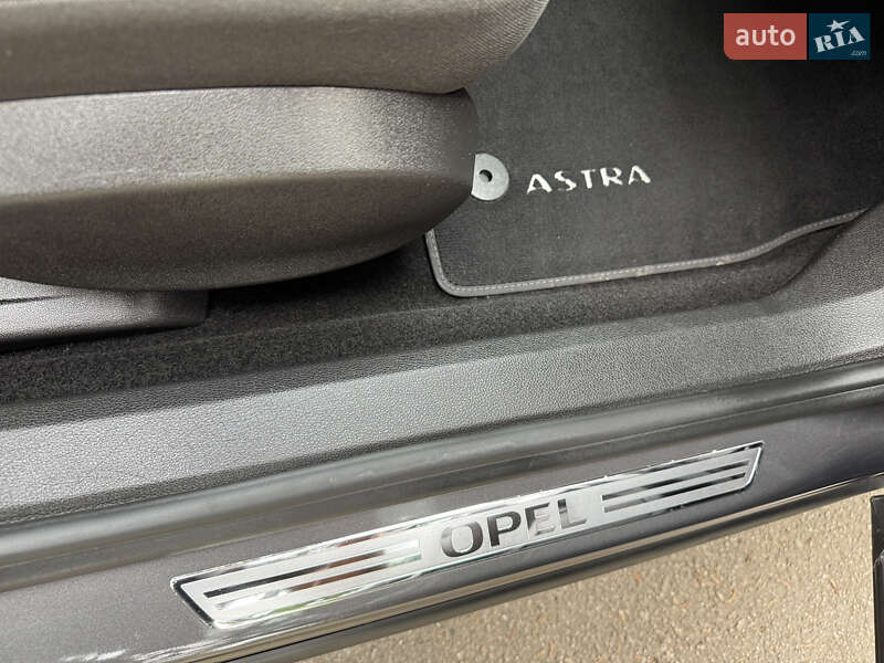 Хэтчбек Opel Astra 2010 в Умани