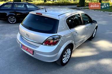 Хэтчбек Opel Astra 2009 в 