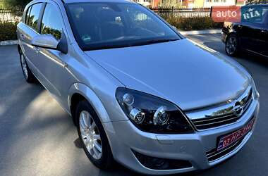 Хэтчбек Opel Astra 2009 в 