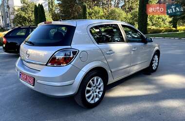 Хэтчбек Opel Astra 2009 в 
