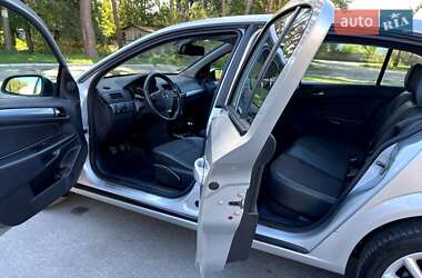 Хэтчбек Opel Astra 2009 в 