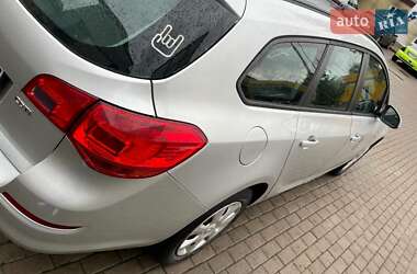 Универсал Opel Astra 2011 в 