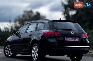 Универсал Opel Astra 2013 в 