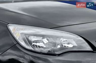 Универсал Opel Astra 2013 в 