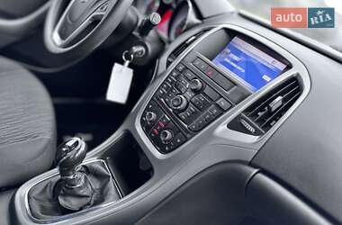 Универсал Opel Astra 2013 в 