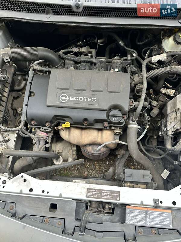 Хэтчбек Opel Astra 2010 в Черновцах