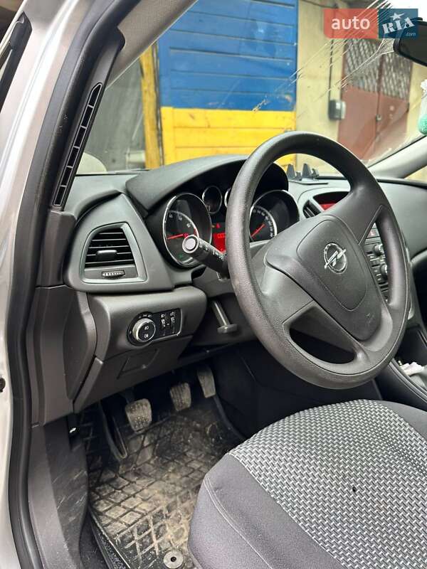 Хэтчбек Opel Astra 2010 в Черновцах