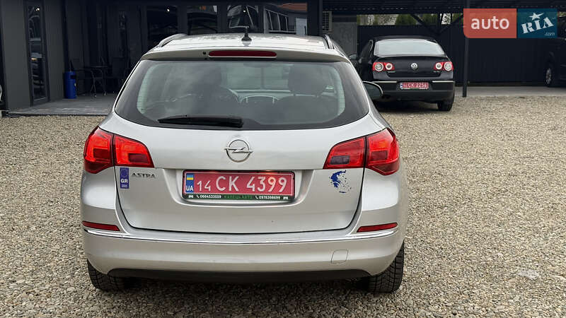 Универсал Opel Astra 2015 в Калуше