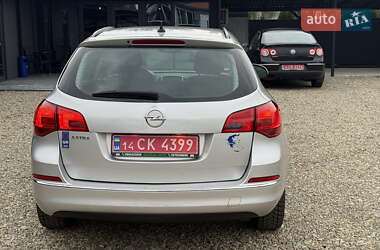 Универсал Opel Astra 2015 в 