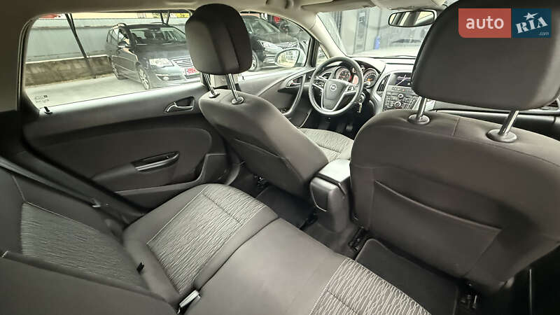 Универсал Opel Astra 2015 в Калуше