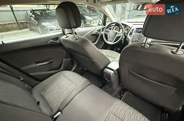 Универсал Opel Astra 2015 в 