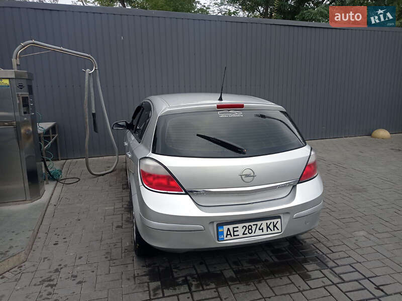 Хэтчбек Opel Astra 2005 в Николаеве