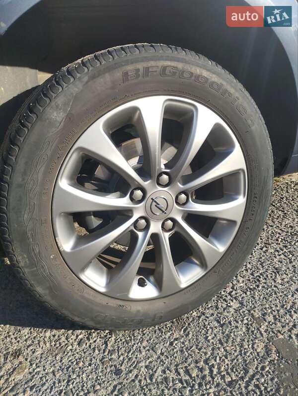 Универсал Opel Astra 2010 в Днепре