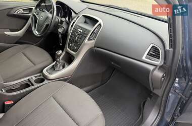 Хэтчбек Opel Astra 2010 в 
