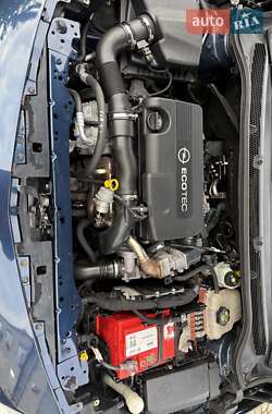 Хэтчбек Opel Astra 2010 в 