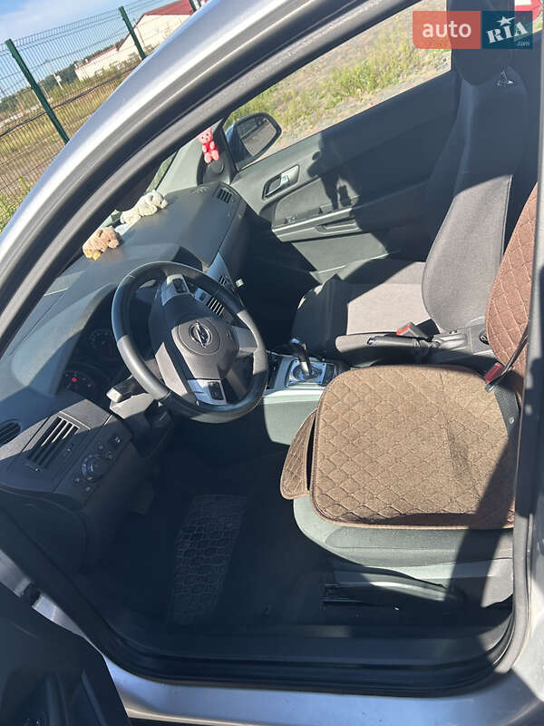 Хетчбек Opel Astra 2012 в Борисполі