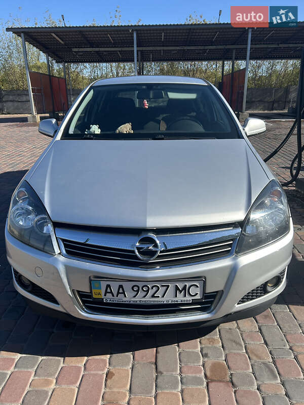 Хетчбек Opel Astra 2012 в Борисполі